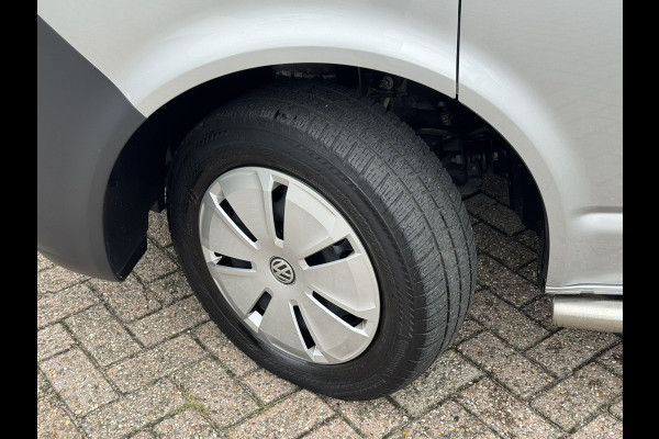 Volkswagen Transporter 2.0 TDI L2H1 28 Highline Trekhaak 3 Zits Pdc v+a Navigatie Cruise Lat om Lat