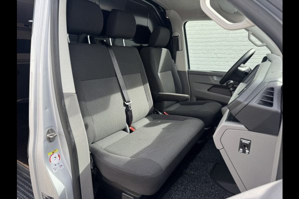 Volkswagen Transporter 2.0 TDI L2H1 28 Highline Trekhaak 3 Zits Pdc v+a Navigatie Cruise Lat om Lat