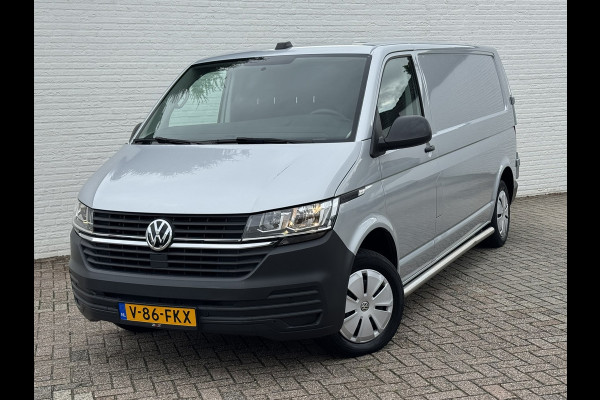 Volkswagen Transporter 2.0 TDI L2H1 28 Highline Trekhaak 3 Zits Pdc v+a Navigatie Cruise Lat om Lat
