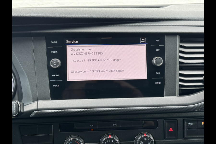 Volkswagen Transporter 2.0 TDI L2H1 28 Highline Trekhaak 3 Zits Pdc v+a Navigatie Cruise Lat om Lat
