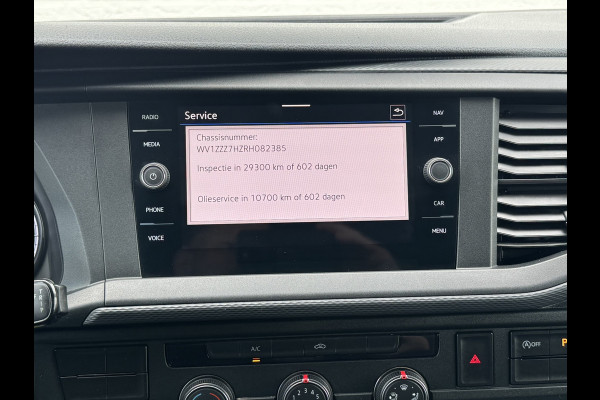 Volkswagen Transporter 2.0 TDI L2H1 28 Highline Trekhaak 3 Zits Pdc v+a Navigatie Cruise Lat om Lat