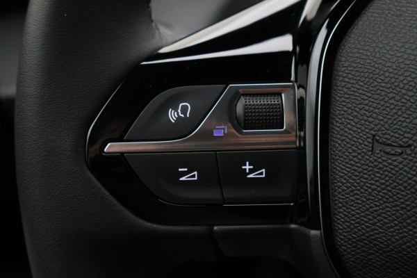 Peugeot 2008 1.2 PureTech 100 Allure Virtual Cockpit, LED, Apple Carplay, Lane Assist, PDC
