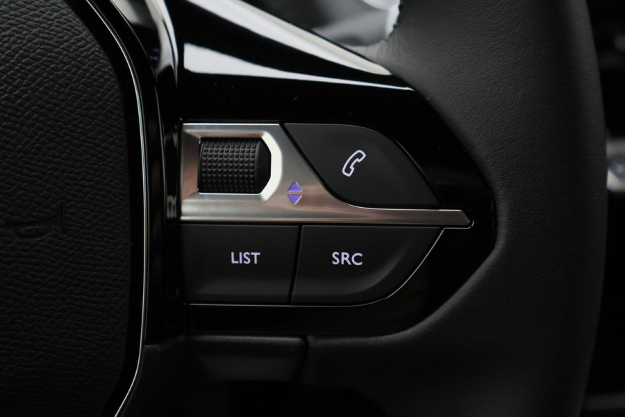 Peugeot 2008 1.2 PureTech 100 Allure Virtual Cockpit, LED, Apple Carplay, Lane Assist, PDC