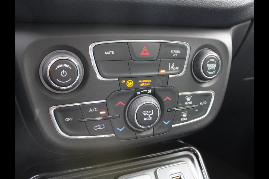 Jeep Compass 1.3T Night Eagle Liberty Edition | TREKHAAK | APPLE CARPLAY/ANDROID AUTO | KEYLESS ENTRY |
