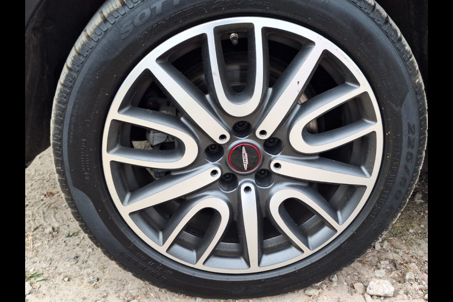 MINI Countryman 1.5 Cooper S E ALL4 Salt John Cooper Works | Panoramadak | Stoelverwarming | Cruise Control | Apple Carplay | Navigatie | Parkeersensoren | Climate Control | Leer | Mini Driving Modes | JCW