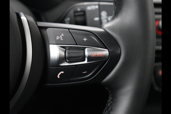 BMW X1 sDrive18i High Executive | Panoramadak | Leder | Stoelverwarming | Cruise control | Head-up | Navigatie | Bluetooth | Interieurverlichting | Elektrische achterklep | Trekhaak