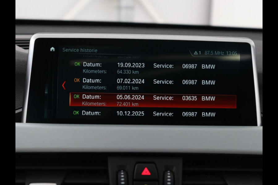 BMW X1 sDrive18i High Executive | Panoramadak | Leder | Stoelverwarming | Cruise control | Head-up | Navigatie | Bluetooth | Interieurverlichting | Elektrische achterklep | Trekhaak