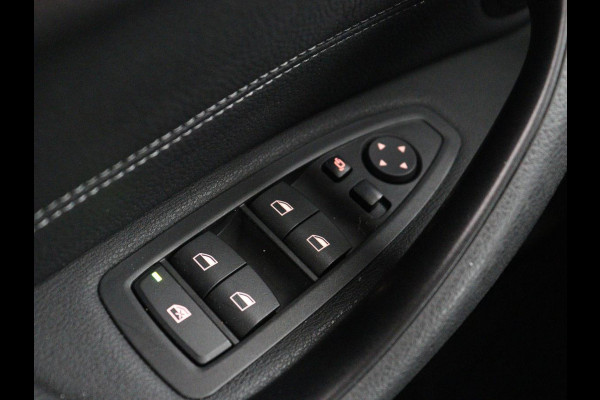 BMW X1 sDrive18i High Executive | Panoramadak | Leder | Stoelverwarming | Cruise control | Head-up | Navigatie | Bluetooth | Interieurverlichting | Elektrische achterklep | Trekhaak