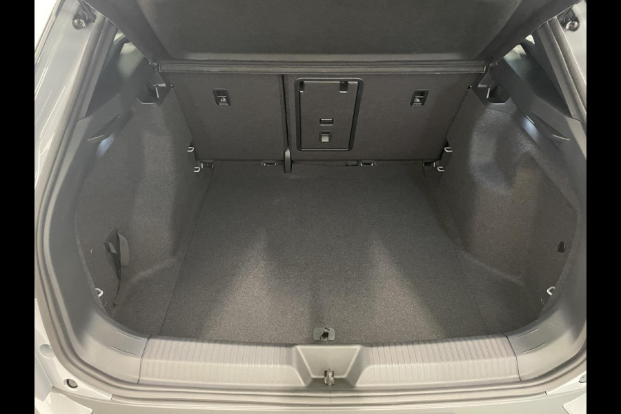 Volkswagen ID.4 Pro Limited Edition 77 kWh Navigatie Apple Carplay/Android Auto Keyless PDC V+A Climate Control DAB+ Lane Assist Adaptieve Cruise control Velours / Alcantara bekleding 19" Lichtmetalen Velgen