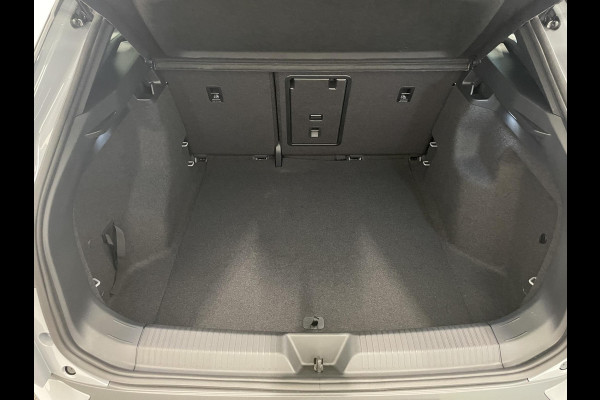 Volkswagen ID.4 Pro Limited Edition 77 kWh Navigatie Apple Carplay/Android Auto Keyless PDC V+A Climate Control DAB+ Lane Assist Adaptieve Cruise control Velours / Alcantara bekleding 19" Lichtmetalen Velgen