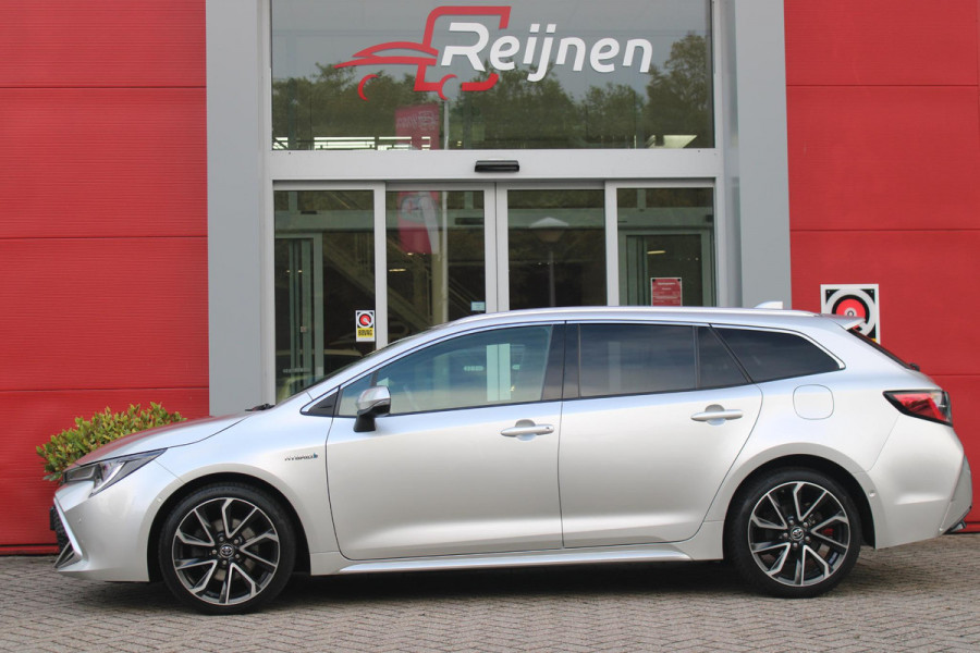 Toyota Corolla Touring Sports 2.0 Hybrid 180PK AUTOMAAT EXECUTIVE JBL | STOEL VERWARMING | DODEHOEK DETECTIE | NAVIGATIE | APPLE CARPLAY/ANDROID AUTO | CLIMATE CONTROL | ADAPTIVE CRUISE CONTROL | FULL LED KOPLAMPEN | KEYLESS ENTRY/START | ALL SEASON BANDEN | 18" LICHTMETALEN VELGEN | DAB+ RADIO | JBL AUDIO SSTEM | ELEKTRISCH BEDIENBARE ACHTERKLEP | ACHTERUITRIJ CAMERA | PARKEERSENSOREN VOOR + ACHTER | DRAADLOZE TELEFOONLADER | HEAD UP DISPLAY |
