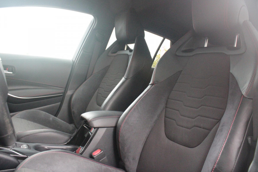 Toyota Corolla Touring Sports 2.0 Hybrid 180PK AUTOMAAT EXECUTIVE JBL | STOEL VERWARMING | DODEHOEK DETECTIE | NAVIGATIE | APPLE CARPLAY/ANDROID AUTO | CLIMATE CONTROL | ADAPTIVE CRUISE CONTROL | FULL LED KOPLAMPEN | KEYLESS ENTRY/START | ALL SEASON BANDEN | 18" LICHTMETALEN VELGEN | DAB+ RADIO | JBL AUDIO SSTEM | ELEKTRISCH BEDIENBARE ACHTERKLEP | ACHTERUITRIJ CAMERA | PARKEERSENSOREN VOOR + ACHTER | DRAADLOZE TELEFOONLADER | HEAD UP DISPLAY |