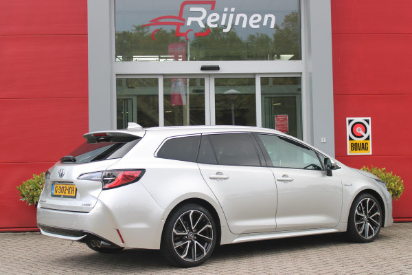 Toyota Corolla Touring Sports 2.0 Hybrid 180PK AUTOMAAT EXECUTIVE JBL | STOEL VERWARMING | DODEHOEK DETECTIE | NAVIGATIE | APPLE CARPLAY/ANDROID AUTO | CLIMATE CONTROL | ADAPTIVE CRUISE CONTROL | FULL LED KOPLAMPEN | KEYLESS ENTRY/START | ALL SEASON BANDEN | 18" LICHTMETALEN VELGEN | DAB+ RADIO | JBL AUDIO SSTEM | ELEKTRISCH BEDIENBARE ACHTERKLEP | ACHTERUITRIJ CAMERA | PARKEERSENSOREN VOOR + ACHTER | DRAADLOZE TELEFOONLADER | HEAD UP DISPLAY |