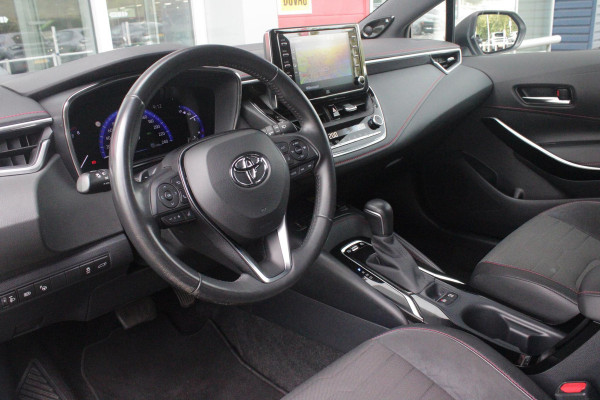 Toyota Corolla Touring Sports 2.0 Hybrid 180PK AUTOMAAT EXECUTIVE JBL | STOEL VERWARMING | DODEHOEK DETECTIE | NAVIGATIE | APPLE CARPLAY/ANDROID AUTO | CLIMATE CONTROL | ADAPTIVE CRUISE CONTROL | FULL LED KOPLAMPEN | KEYLESS ENTRY/START | ALL SEASON BANDEN | 18" LICHTMETALEN VELGEN | DAB+ RADIO | JBL AUDIO SSTEM | ELEKTRISCH BEDIENBARE ACHTERKLEP | ACHTERUITRIJ CAMERA | PARKEERSENSOREN VOOR + ACHTER | DRAADLOZE TELEFOONLADER | HEAD UP DISPLAY |