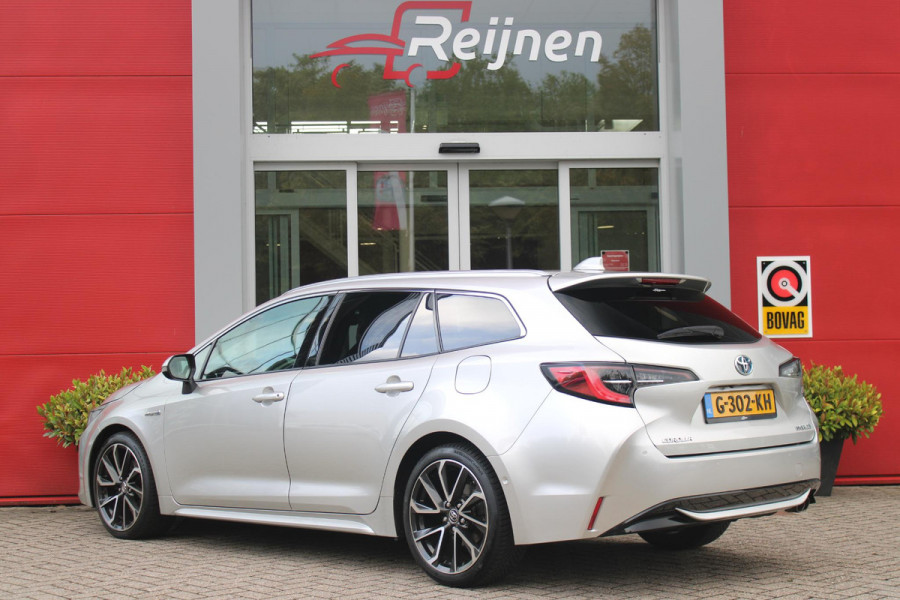 Toyota Corolla Touring Sports 2.0 Hybrid 180PK AUTOMAAT EXECUTIVE JBL | STOEL VERWARMING | DODEHOEK DETECTIE | NAVIGATIE | APPLE CARPLAY/ANDROID AUTO | CLIMATE CONTROL | ADAPTIVE CRUISE CONTROL | FULL LED KOPLAMPEN | KEYLESS ENTRY/START | ALL SEASON BANDEN | 18" LICHTMETALEN VELGEN | DAB+ RADIO | JBL AUDIO SSTEM | ELEKTRISCH BEDIENBARE ACHTERKLEP | ACHTERUITRIJ CAMERA | PARKEERSENSOREN VOOR + ACHTER | DRAADLOZE TELEFOONLADER | HEAD UP DISPLAY |