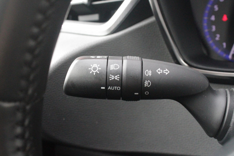 Toyota Corolla Touring Sports 2.0 Hybrid 180PK AUTOMAAT EXECUTIVE JBL | STOEL VERWARMING | DODEHOEK DETECTIE | NAVIGATIE | APPLE CARPLAY/ANDROID AUTO | CLIMATE CONTROL | ADAPTIVE CRUISE CONTROL | FULL LED KOPLAMPEN | KEYLESS ENTRY/START | ALL SEASON BANDEN | 18" LICHTMETALEN VELGEN | DAB+ RADIO | JBL AUDIO SSTEM | ELEKTRISCH BEDIENBARE ACHTERKLEP | ACHTERUITRIJ CAMERA | PARKEERSENSOREN VOOR + ACHTER | DRAADLOZE TELEFOONLADER | HEAD UP DISPLAY |