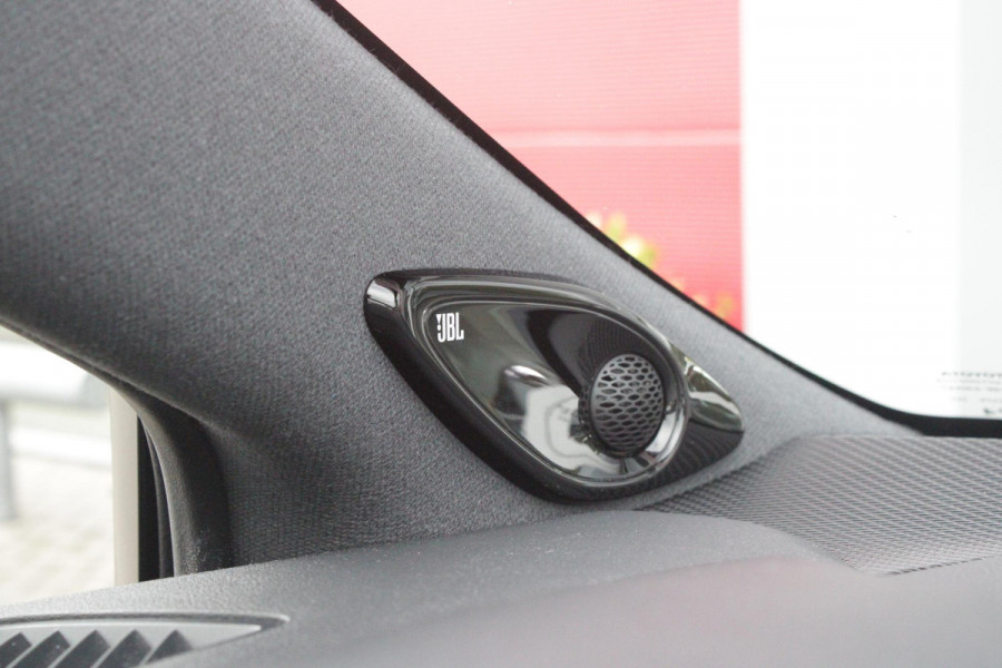 Toyota Corolla Touring Sports 2.0 Hybrid 180PK AUTOMAAT EXECUTIVE JBL | STOEL VERWARMING | DODEHOEK DETECTIE | NAVIGATIE | APPLE CARPLAY/ANDROID AUTO | CLIMATE CONTROL | ADAPTIVE CRUISE CONTROL | FULL LED KOPLAMPEN | KEYLESS ENTRY/START | ALL SEASON BANDEN | 18" LICHTMETALEN VELGEN | DAB+ RADIO | JBL AUDIO SSTEM | ELEKTRISCH BEDIENBARE ACHTERKLEP | ACHTERUITRIJ CAMERA | PARKEERSENSOREN VOOR + ACHTER | DRAADLOZE TELEFOONLADER | HEAD UP DISPLAY |