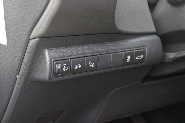 Toyota Corolla Touring Sports 2.0 Hybrid 180PK AUTOMAAT EXECUTIVE JBL | STOEL VERWARMING | DODEHOEK DETECTIE | NAVIGATIE | APPLE CARPLAY/ANDROID AUTO | CLIMATE CONTROL | ADAPTIVE CRUISE CONTROL | FULL LED KOPLAMPEN | KEYLESS ENTRY/START | ALL SEASON BANDEN | 18" LICHTMETALEN VELGEN | DAB+ RADIO | JBL AUDIO SSTEM | ELEKTRISCH BEDIENBARE ACHTERKLEP | ACHTERUITRIJ CAMERA | PARKEERSENSOREN VOOR + ACHTER | DRAADLOZE TELEFOONLADER | HEAD UP DISPLAY |