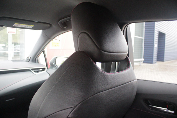 Toyota Corolla Touring Sports 2.0 Hybrid 180PK AUTOMAAT EXECUTIVE JBL | STOEL VERWARMING | DODEHOEK DETECTIE | NAVIGATIE | APPLE CARPLAY/ANDROID AUTO | CLIMATE CONTROL | ADAPTIVE CRUISE CONTROL | FULL LED KOPLAMPEN | KEYLESS ENTRY/START | ALL SEASON BANDEN | 18" LICHTMETALEN VELGEN | DAB+ RADIO | JBL AUDIO SSTEM | ELEKTRISCH BEDIENBARE ACHTERKLEP | ACHTERUITRIJ CAMERA | PARKEERSENSOREN VOOR + ACHTER | DRAADLOZE TELEFOONLADER | HEAD UP DISPLAY |