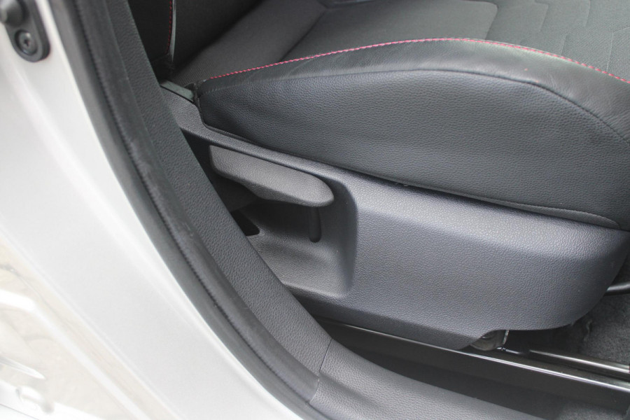 Toyota Corolla Touring Sports 2.0 Hybrid 180PK AUTOMAAT EXECUTIVE JBL | STOEL VERWARMING | DODEHOEK DETECTIE | NAVIGATIE | APPLE CARPLAY/ANDROID AUTO | CLIMATE CONTROL | ADAPTIVE CRUISE CONTROL | FULL LED KOPLAMPEN | KEYLESS ENTRY/START | ALL SEASON BANDEN | 18" LICHTMETALEN VELGEN | DAB+ RADIO | JBL AUDIO SSTEM | ELEKTRISCH BEDIENBARE ACHTERKLEP | ACHTERUITRIJ CAMERA | PARKEERSENSOREN VOOR + ACHTER | DRAADLOZE TELEFOONLADER | HEAD UP DISPLAY |