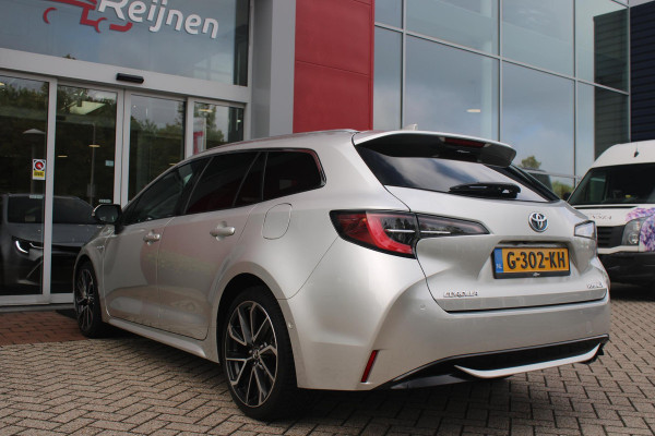 Toyota Corolla Touring Sports 2.0 Hybrid 180PK AUTOMAAT EXECUTIVE JBL | STOEL VERWARMING | DODEHOEK DETECTIE | NAVIGATIE | APPLE CARPLAY/ANDROID AUTO | CLIMATE CONTROL | ADAPTIVE CRUISE CONTROL | FULL LED KOPLAMPEN | KEYLESS ENTRY/START | ALL SEASON BANDEN | 18" LICHTMETALEN VELGEN | DAB+ RADIO | JBL AUDIO SSTEM | ELEKTRISCH BEDIENBARE ACHTERKLEP | ACHTERUITRIJ CAMERA | PARKEERSENSOREN VOOR + ACHTER | DRAADLOZE TELEFOONLADER | HEAD UP DISPLAY |