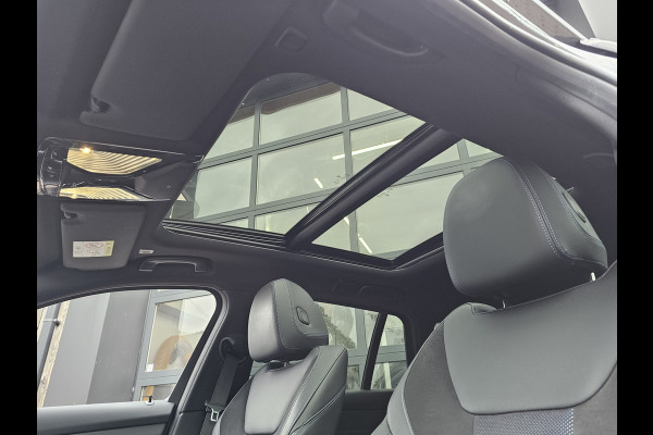 BMW 3 Serie Touring 330e M-Sport Touring Plus | LED | Pano | Trekhaak | Stoelverwarming | Shadow-Line | Park Assist | Driving Assistant | Vol |