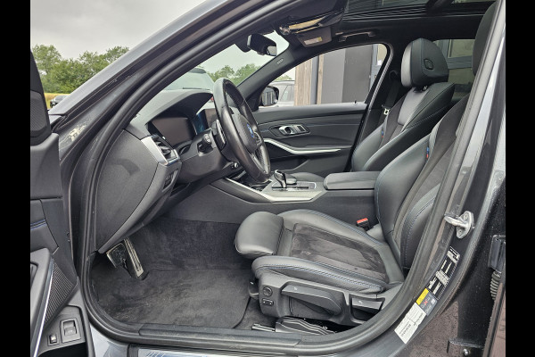 BMW 3 Serie Touring 330e M-Sport Touring Plus | LED | Pano | Trekhaak | Stoelverwarming | Shadow-Line | Park Assist | Driving Assistant | Vol |