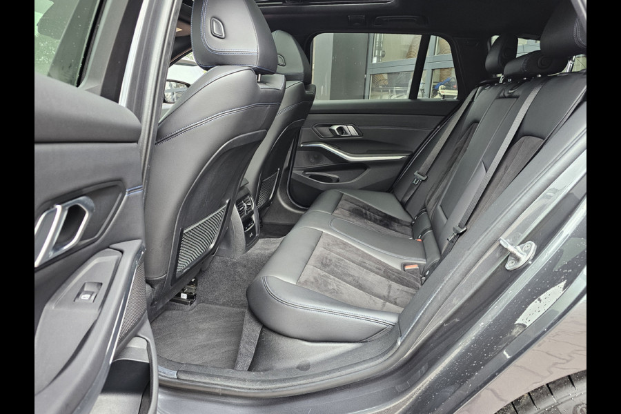 BMW 3 Serie Touring 330e M-Sport Touring Plus | LED | Pano | Trekhaak | Stoelverwarming | Shadow-Line | Park Assist | Driving Assistant | Vol |