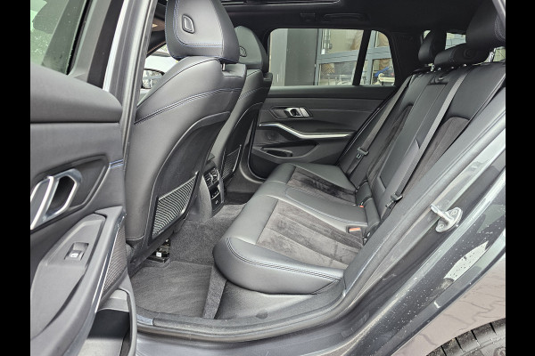 BMW 3 Serie Touring 330e M-Sport Touring Plus | LED | Pano | Trekhaak | Stoelverwarming | Shadow-Line | Park Assist | Driving Assistant | Vol |