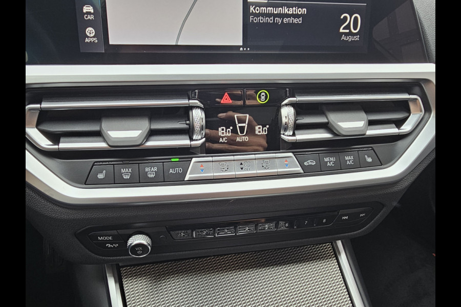 BMW 3 Serie Touring 330e M-Sport Touring Plus | LED | Pano | Trekhaak | Stoelverwarming | Shadow-Line | Park Assist | Driving Assistant | Vol |