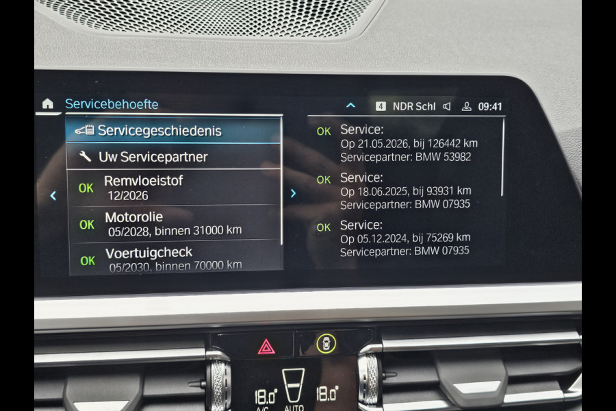 BMW 3 Serie Touring 330e M-Sport Touring Plus | LED | Pano | Trekhaak | Stoelverwarming | Shadow-Line | Park Assist | Driving Assistant | Vol |