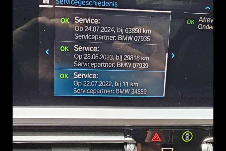 BMW 3 Serie Touring 330e M-Sport Touring Plus | LED | Pano | Trekhaak | Stoelverwarming | Shadow-Line | Park Assist | Driving Assistant | Vol |
