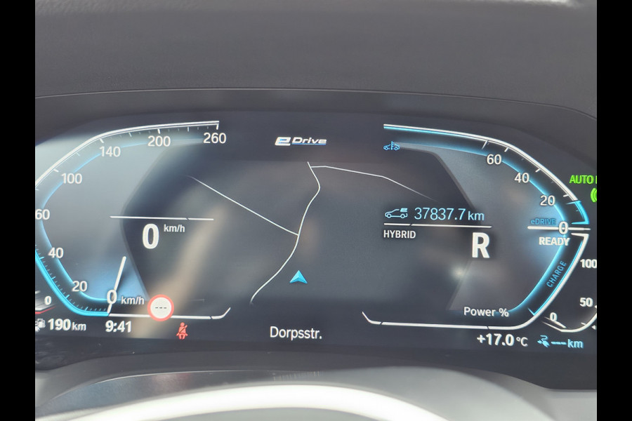 BMW 3 Serie Touring 330e M-Sport Touring Plus | LED | Pano | Trekhaak | Stoelverwarming | Shadow-Line | Park Assist | Driving Assistant | Vol |