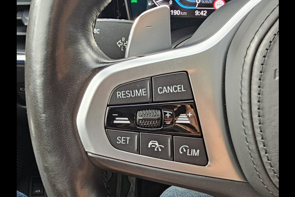 BMW 3 Serie Touring 330e M-Sport Touring Plus | LED | Pano | Trekhaak | Stoelverwarming | Shadow-Line | Park Assist | Driving Assistant | Vol |