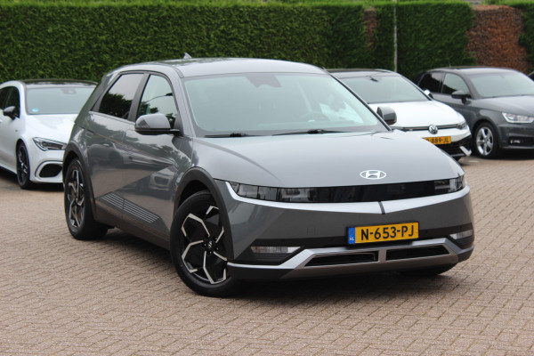 Hyundai IONIQ 5 Connect+ 73kWh / SoH 94,8% / Trekhaak / Camera / Head-up / Leder / CarPlay / V2L / 19'' / Warmtepomp / Stoelverwarming / Dodehoek / DAB / ACC