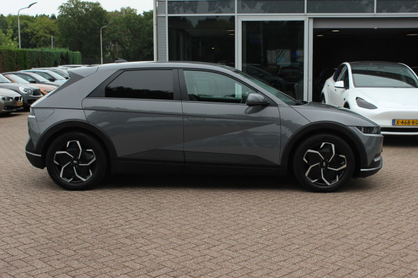 Hyundai IONIQ 5 Connect+ 73kWh / SoH 94,8% / Trekhaak / Camera / Head-up / Leder / CarPlay / V2L / 19'' / Warmtepomp / Stoelverwarming / Dodehoek / DAB / ACC