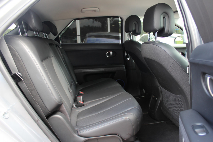 Hyundai IONIQ 5 Connect+ 73kWh / SoH 94,8% / Trekhaak / Camera / Head-up / Leder / CarPlay / V2L / 19'' / Warmtepomp / Stoelverwarming / Dodehoek / DAB / ACC