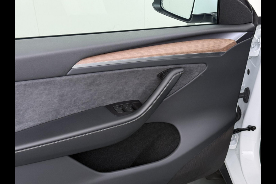 Tesla Model Y Performance AWD 75 kWh SOH 94% | AFN. TREKHAAK | 21 INCH TURBINE VELGEN | TESLA GARANTIE T/M 01-2028 OF 80.000 KM | ACCU & AANDRIJFLIJN GARANTIE T/M 01-2032 OF 192.000 KM | ALL IN RIJKLAAR PRIJS |