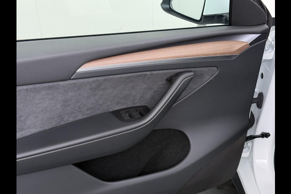 Tesla Model Y Performance AWD 75 kWh SOH 94% | AFN. TREKHAAK | 21 INCH TURBINE VELGEN | TESLA GARANTIE T/M 01-2028 OF 80.000 KM | ACCU & AANDRIJFLIJN GARANTIE T/M 01-2032 OF 192.000 KM | ALL IN RIJKLAAR PRIJS |