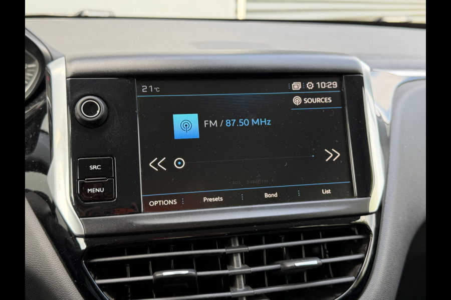 Peugeot 208 BWJ 2019 | 1.2 83PK Signature | AIRCO | NAVI | PDC | CRUISE | CARPLAY | 16'' LMV | DONKER GLAS |