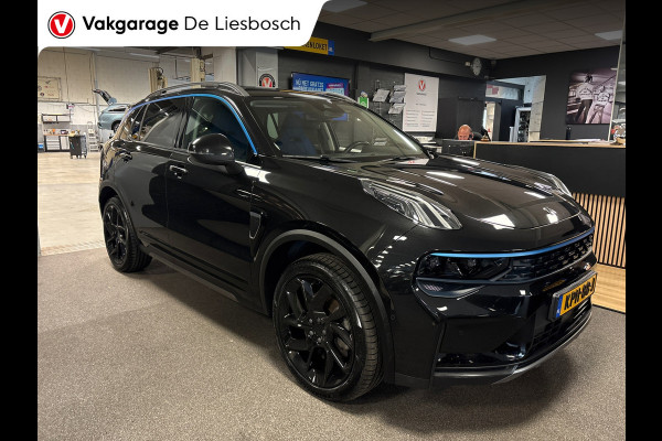 Lynk & Co 01 1.5 / Pano / Navigatie / Camera / Infinity / Memory / Elek.klep / Apple carplay
