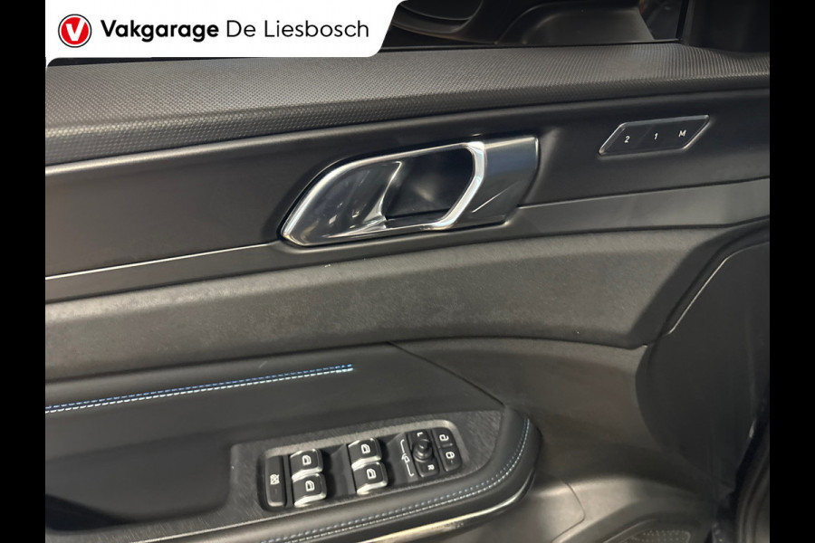 Lynk & Co 01 1.5 / Pano / Navigatie / Camera / Infinity / Memory / Elek.klep / Apple carplay