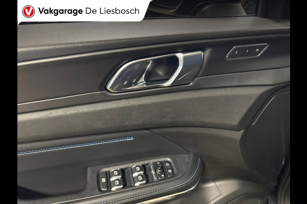 Lynk & Co 01 1.5 / Pano / Navigatie / Camera / Infinity / Memory / Elek.klep / Apple carplay