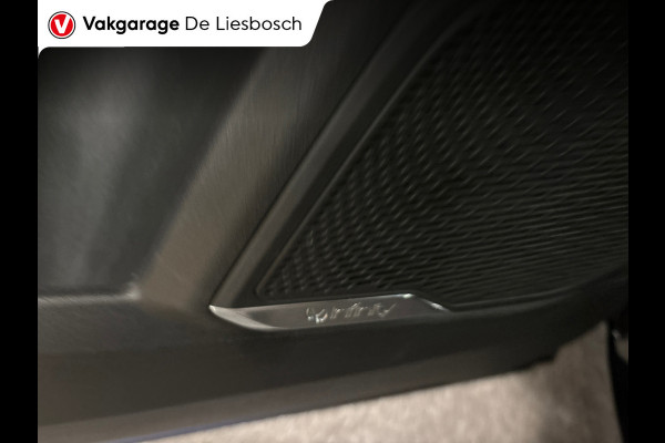 Lynk & Co 01 1.5 / Pano / Navigatie / Camera / Infinity / Memory / Elek.klep / Apple carplay