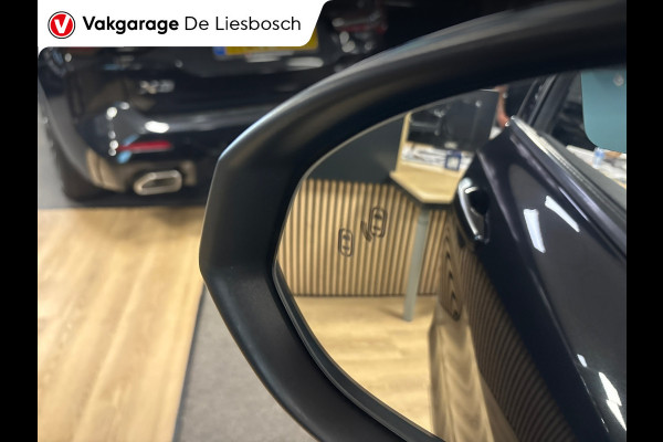 Lynk & Co 01 1.5 / Pano / Navigatie / Camera / Infinity / Memory / Elek.klep / Apple carplay