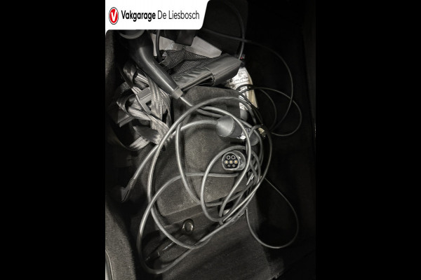 Lynk & Co 01 1.5 / Pano / Navigatie / Camera / Infinity / Memory / Elek.klep / Apple carplay