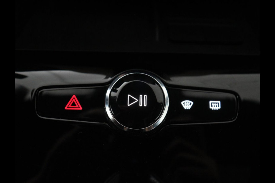 Polestar 2 Standard Range Single Motor 63kWh | SOH 89,7% | Memory | Stoelverwarming | Cruise control | Carplay | Navigatie | Bluetooth | Camera | Park assist | Interieurverlichting | Elektrische achterklep | Trekhaak