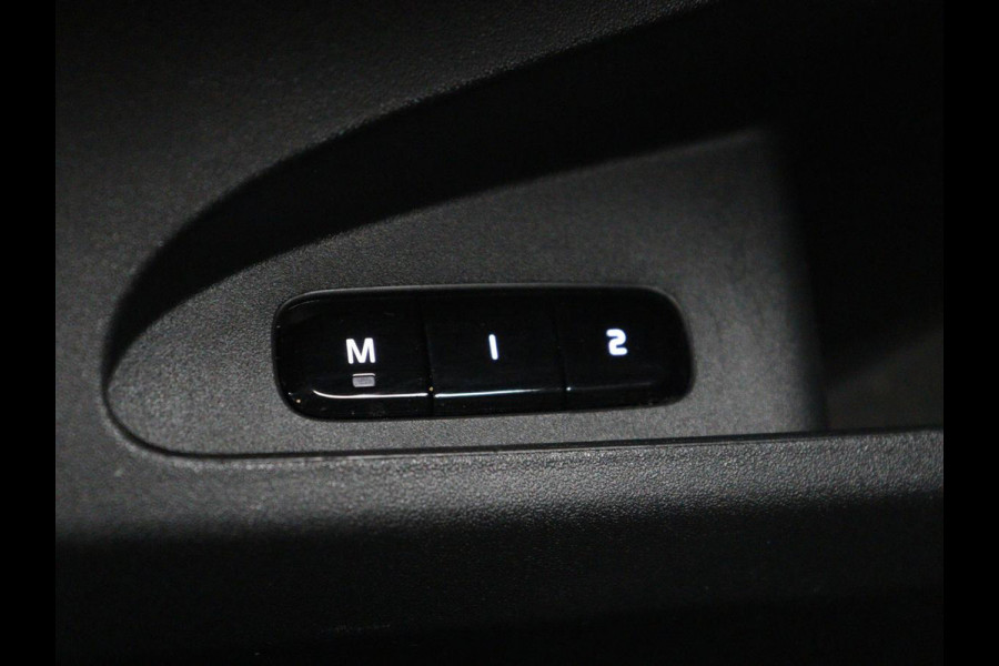 Polestar 2 Standard Range Single Motor 63kWh | SOH 89,7% | Memory | Stoelverwarming | Cruise control | Carplay | Navigatie | Bluetooth | Camera | Park assist | Interieurverlichting | Elektrische achterklep | Trekhaak