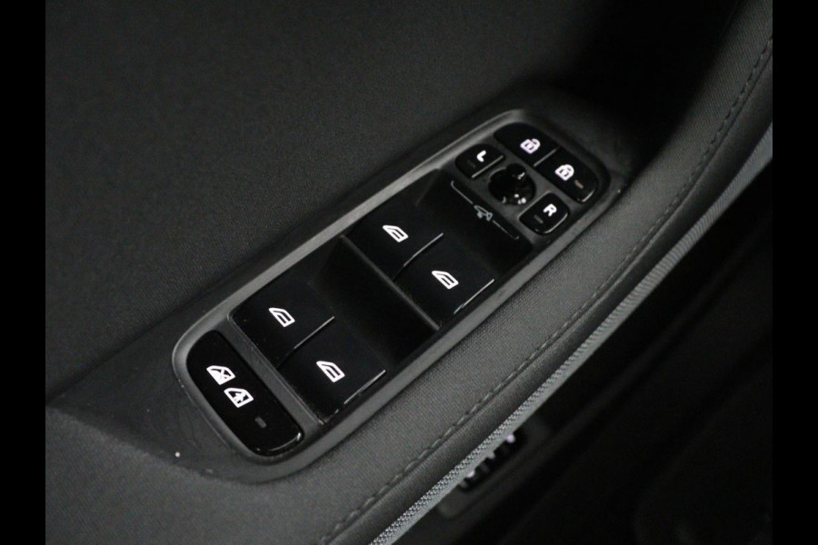 Polestar 2 Standard Range Single Motor 63kWh | SOH 89,7% | Memory | Stoelverwarming | Cruise control | Carplay | Navigatie | Bluetooth | Camera | Park assist | Interieurverlichting | Elektrische achterklep | Trekhaak