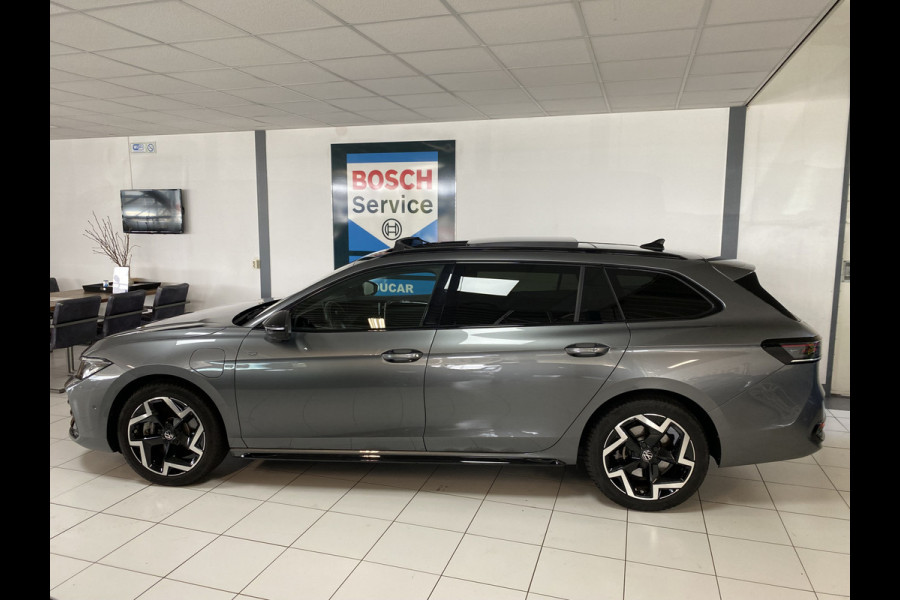 Volkswagen Passat Variant 1.5 eHybrid R-Line Edition 272 PK Panoramadak /Trekhaak /Carplay / Stoelverwarming/ koeling